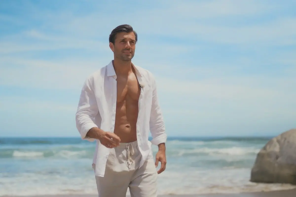 Tim beim Bachelor 1.7.2026 am Strand zum Gruppen-Date