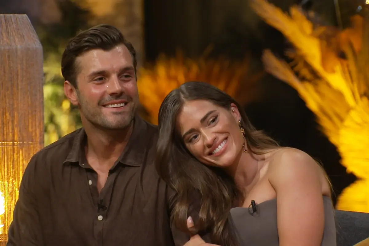 Tim und Vivi sind ein Paar beim Wiedersehen im Finale Bachelor 9.7.2026