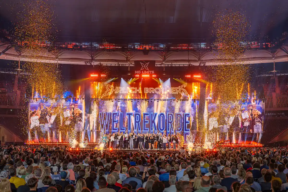 Weltrekorde bei der Show der Ehrlich Brothers am 24.10.2026 - Szenefoto von der Bühne